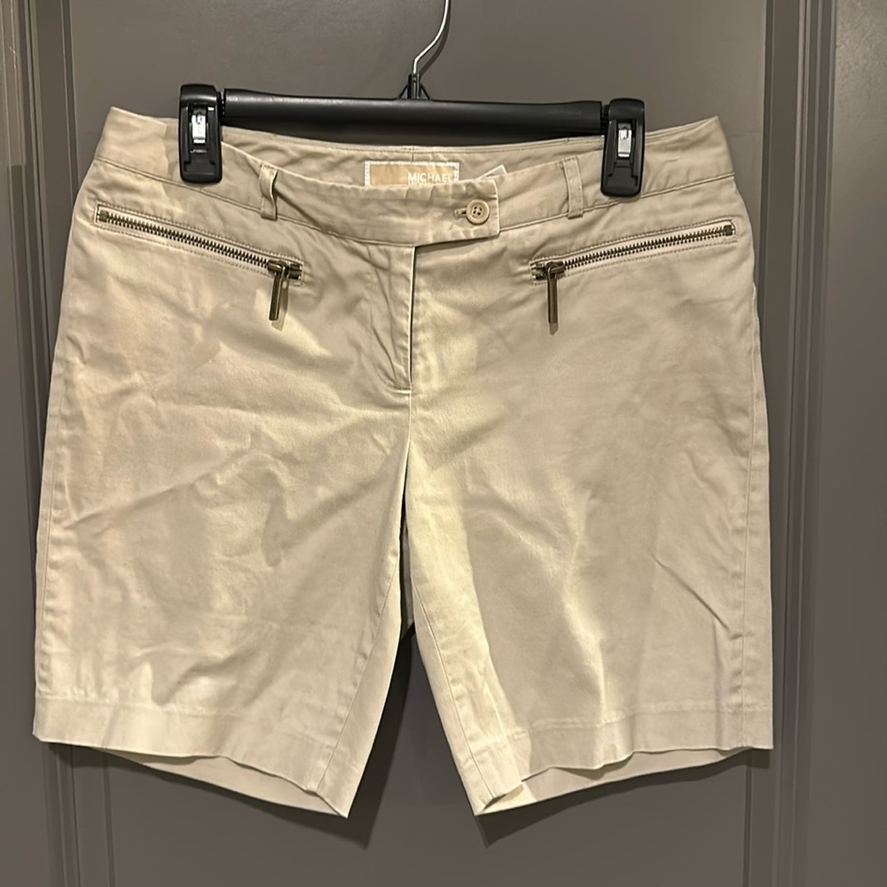 Michael Kors size 6 khaki shorts